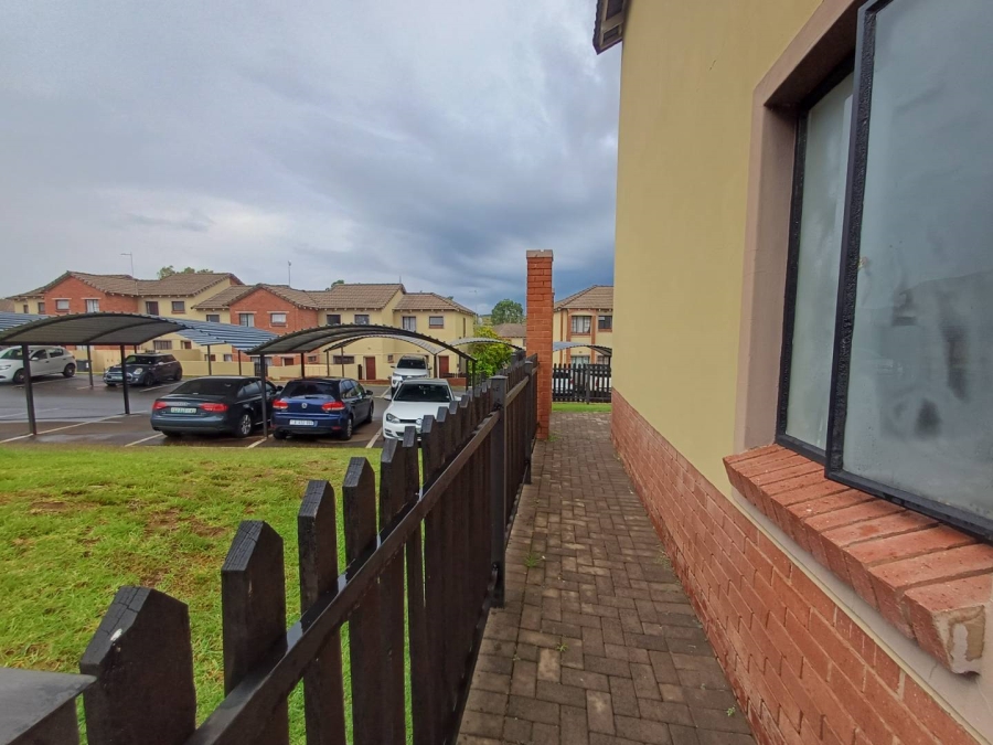 2 Bedroom Property for Sale in Hillside Free State